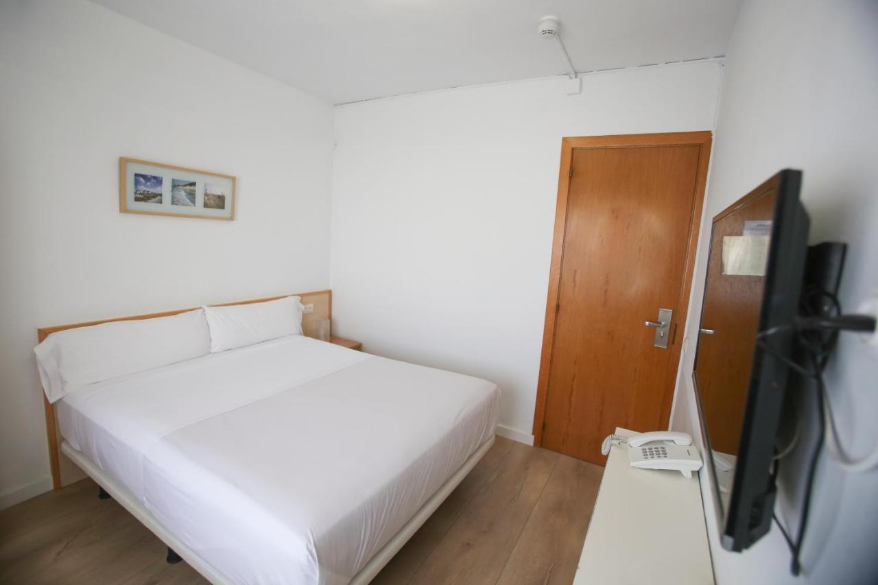 Gatell Hotel Vilanova i la Geltrú Esterno foto