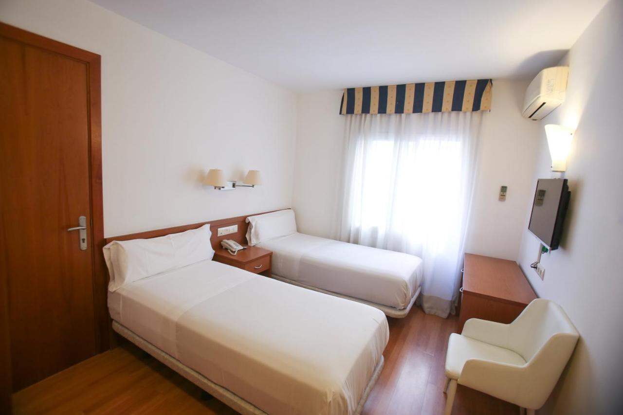 Gatell Hotel Vilanova i la Geltrú Esterno foto