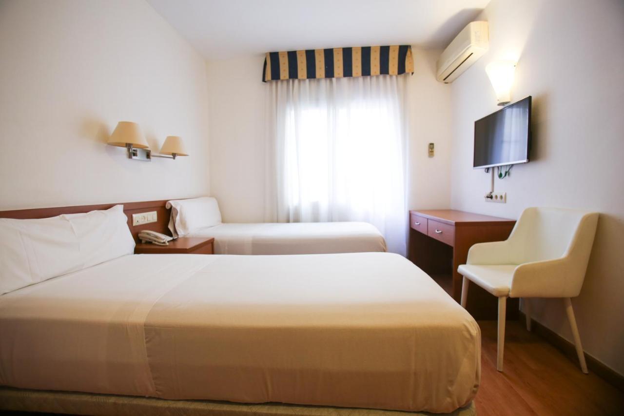 Gatell Hotel Vilanova i la Geltrú Esterno foto