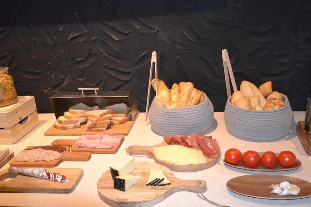 Gatell Hotel Vilanova i la Geltrú Esterno foto